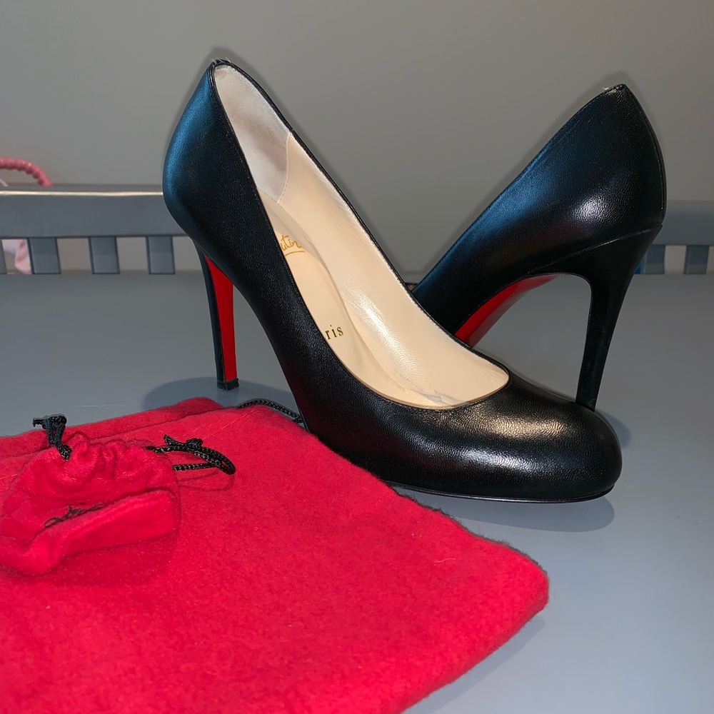 Christian Louboutin Simple Pump | 37